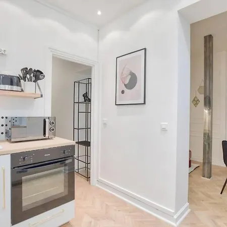 Chic Appartement A 2 Pas De Arc Triomphe - 4P Apartman *